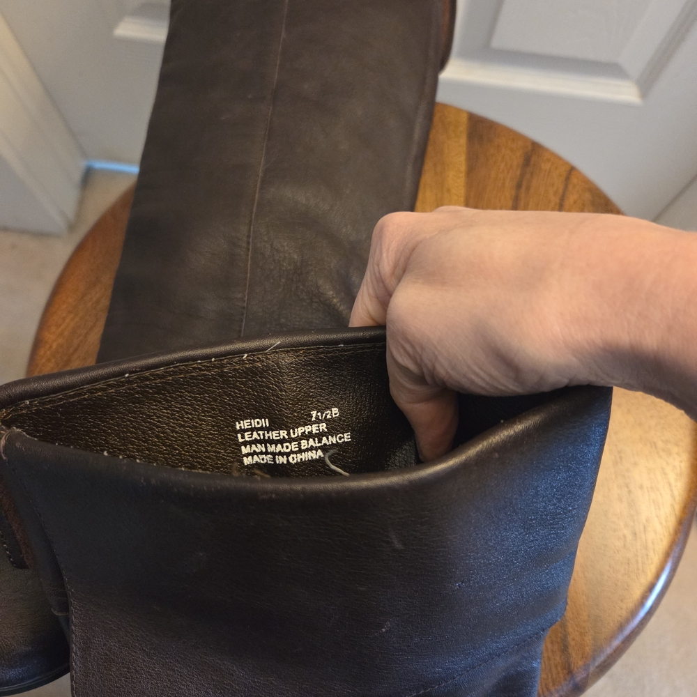 Elegant Steve Madden Leather Brown Knee-High Boots - Picture 6 of 6